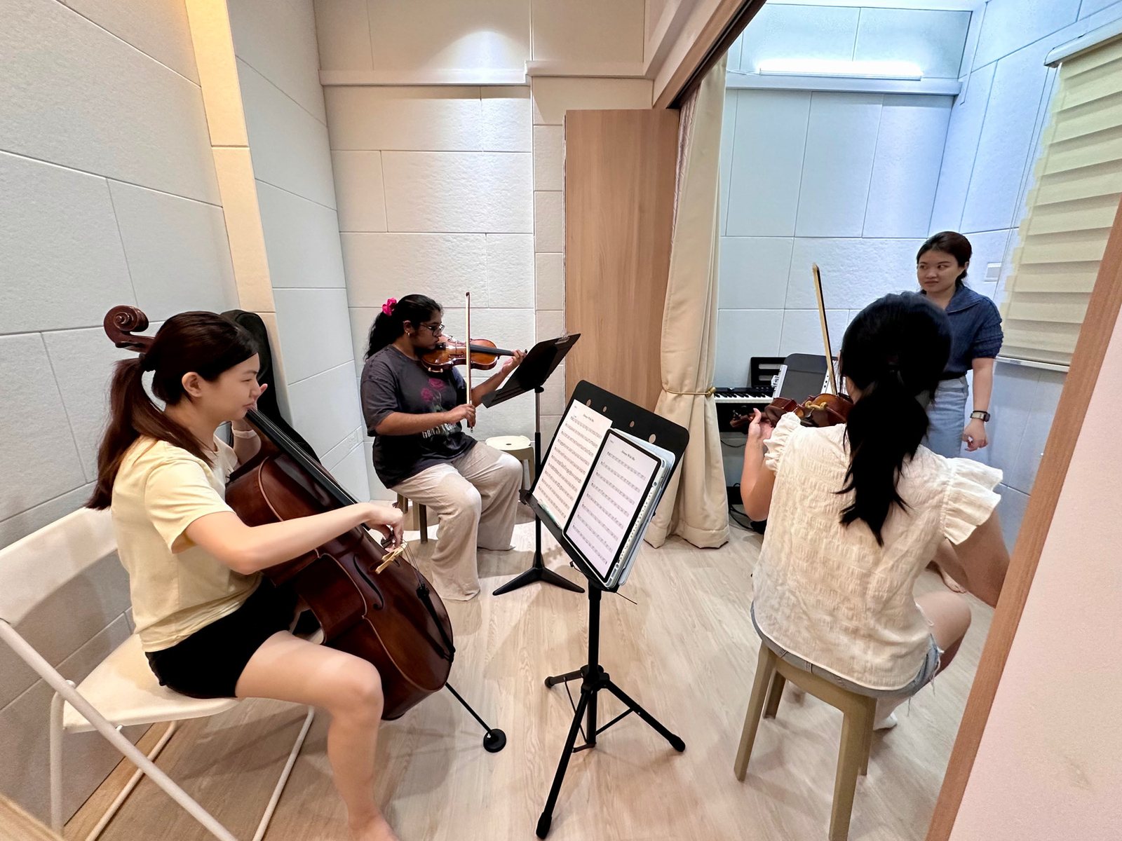 A cello lesson at Bowed Strings Music Studio